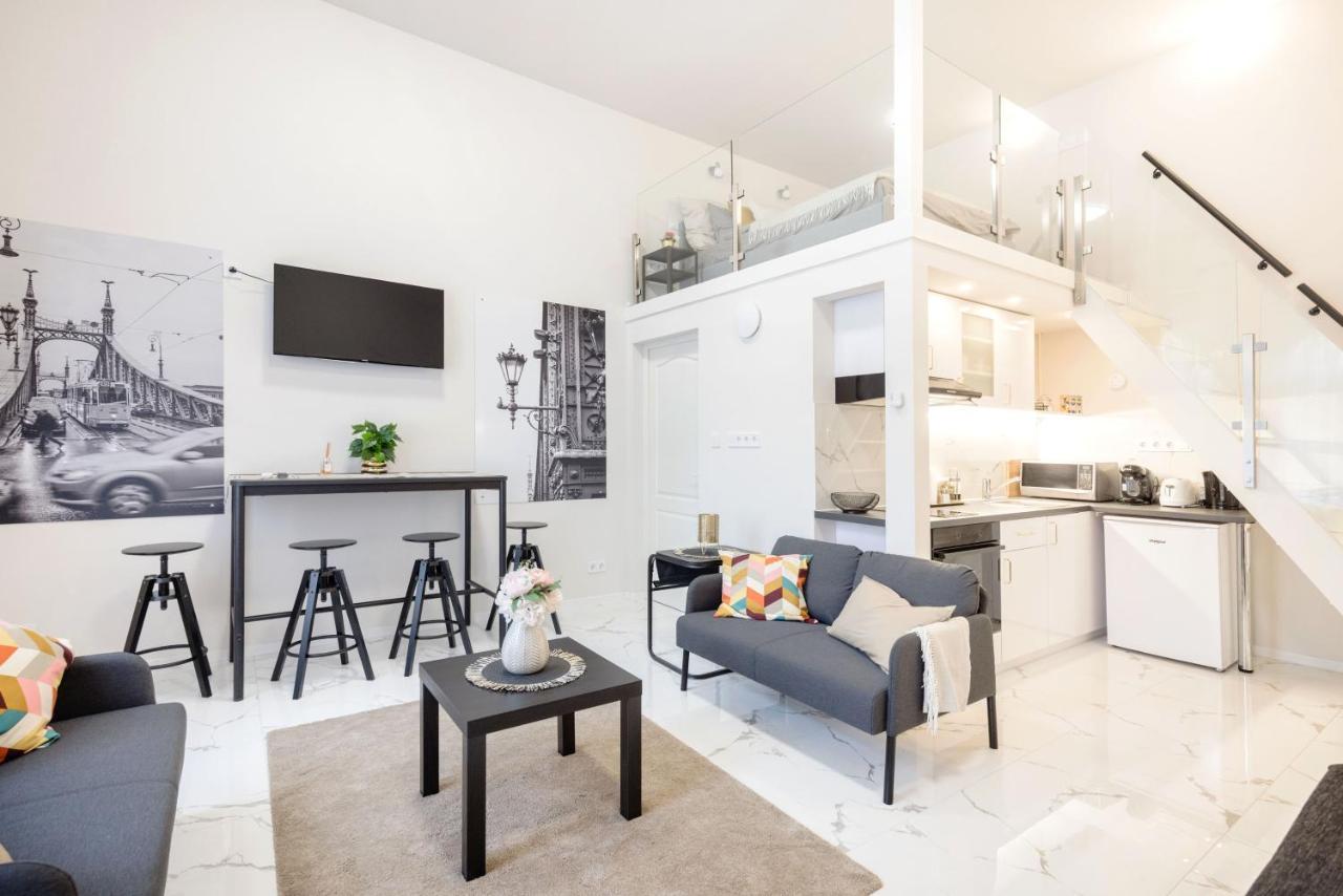 Seventh Heaven 3 Apartamento Budapest